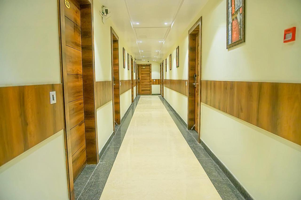 Hotel Hira Inn-10Mins From Railway Station & Bus Station Prayagraj Exterior photo
