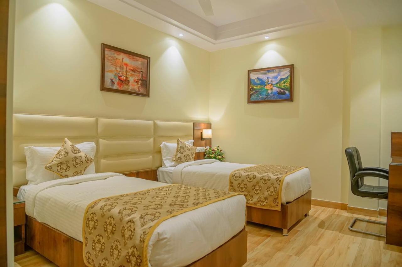 Hotel Hira Inn-10Mins From Railway Station & Bus Station Prayagraj Exterior photo
