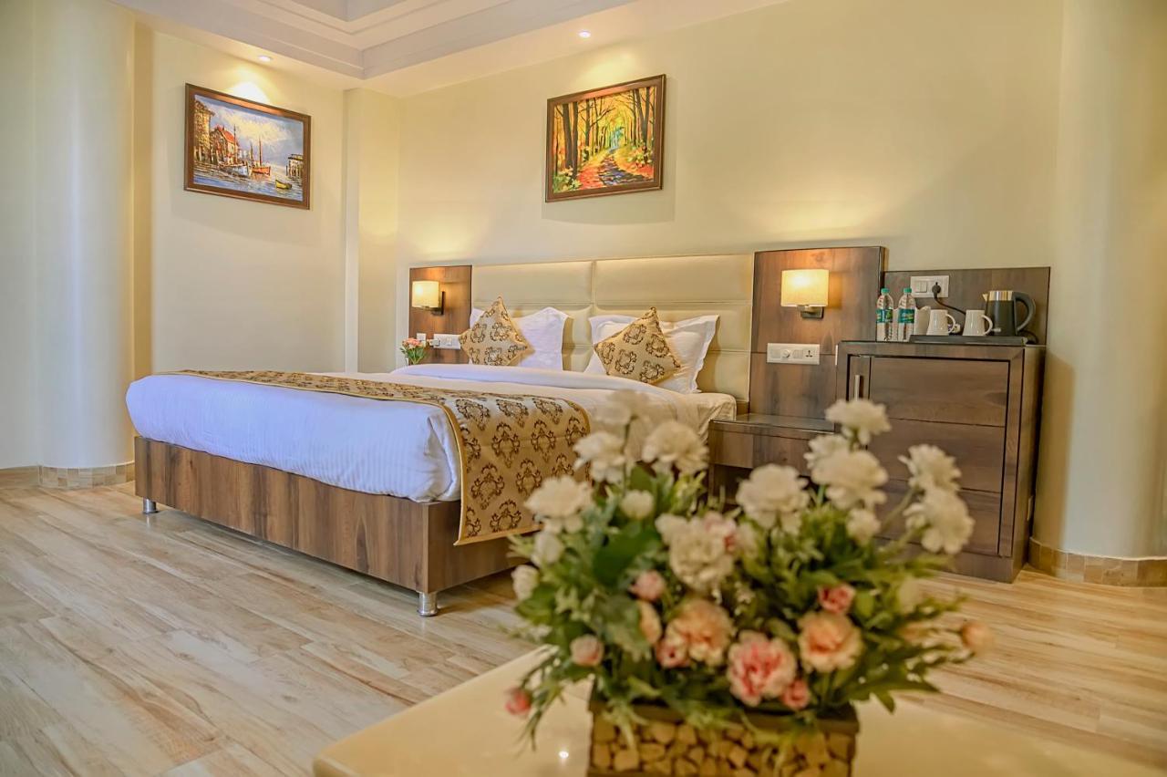 Hotel Hira Inn-10Mins From Railway Station & Bus Station Prayagraj Exterior photo