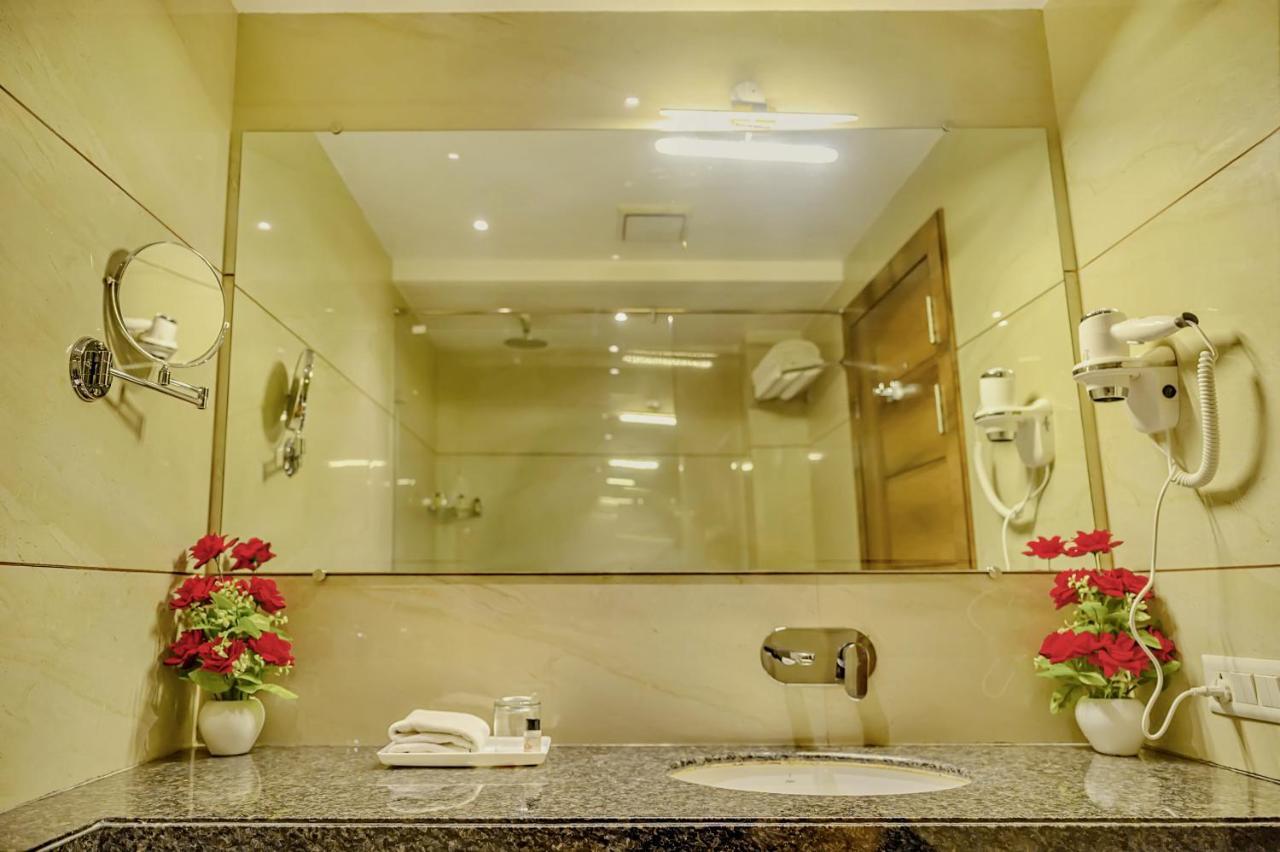 Hotel Hira Inn-10Mins From Railway Station & Bus Station Prayagraj Exterior photo