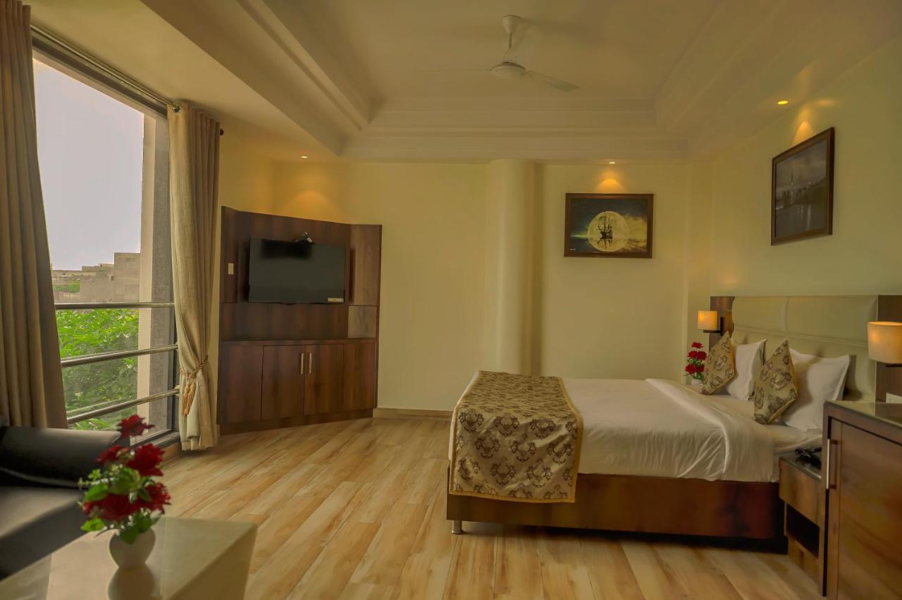 Hotel Hira Inn-10Mins From Railway Station & Bus Station Prayagraj Exterior photo
